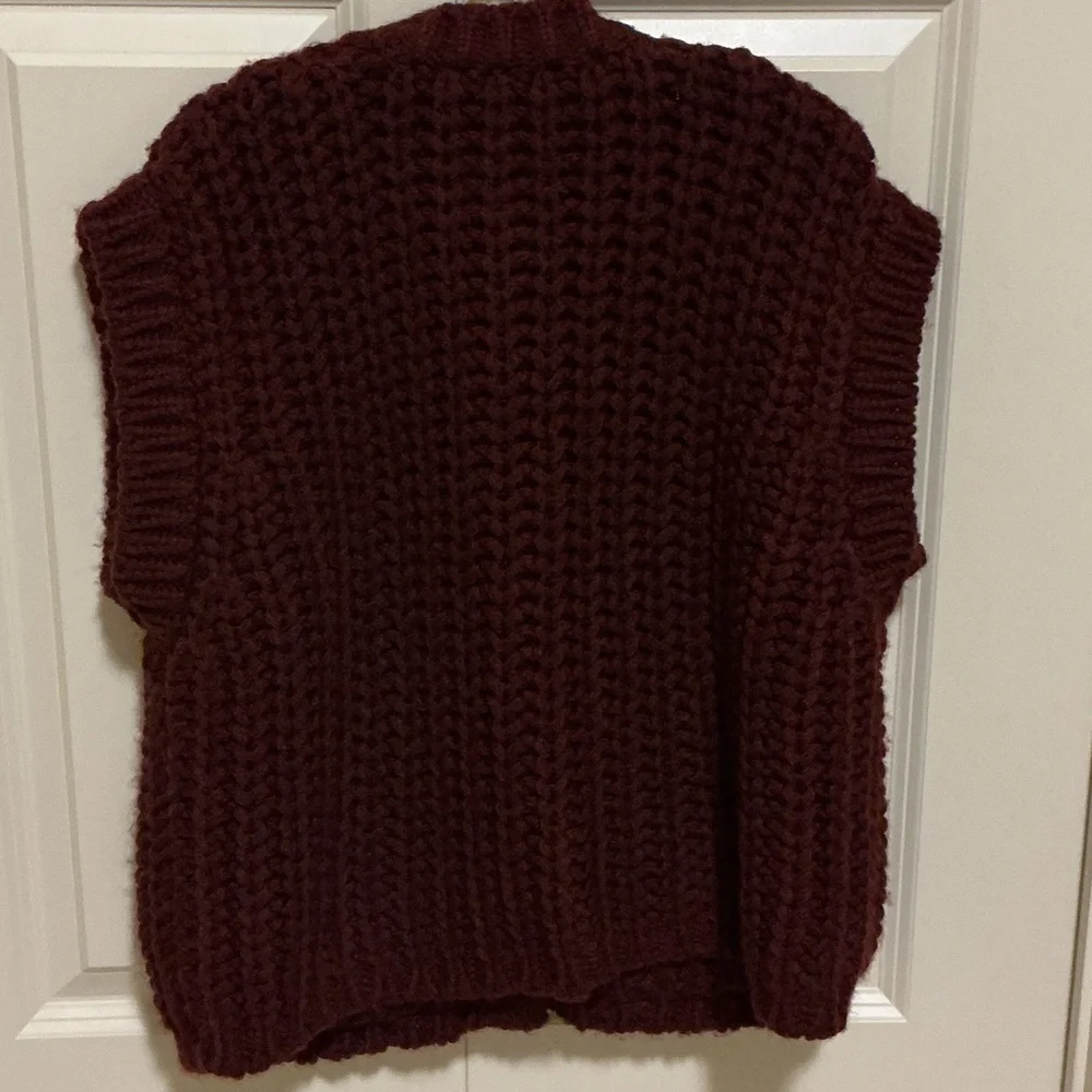 Zara Burgundy Knit Sweater Vest with Gold Buttons - Picture 2 of 2